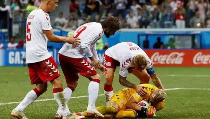  门将超神发挥！波普扑出关键点球助伯恩利逼平曼联  